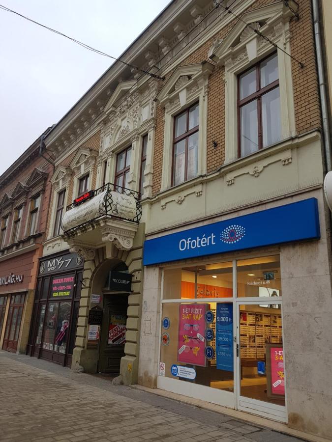 Grand Paradise Apartman Miskolc Luaran gambar