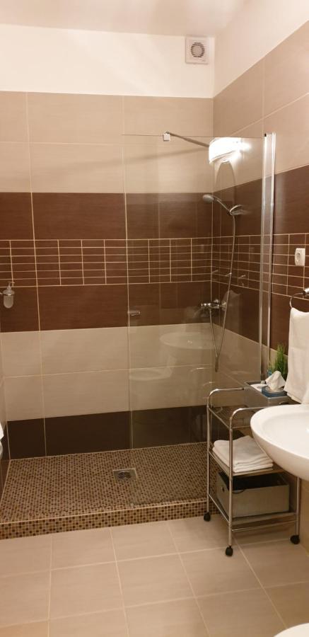Grand Paradise Apartman Miskolc Luaran gambar